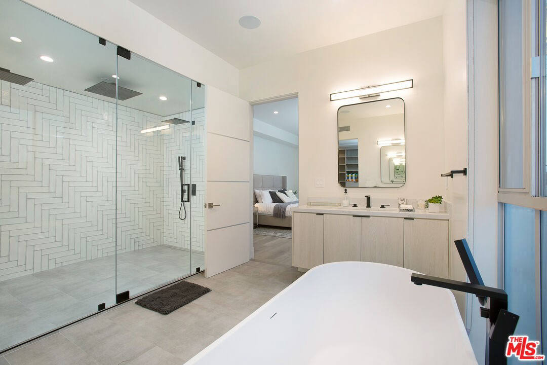 Квартира, 43 м², 2 595 000$ — FAKTOR